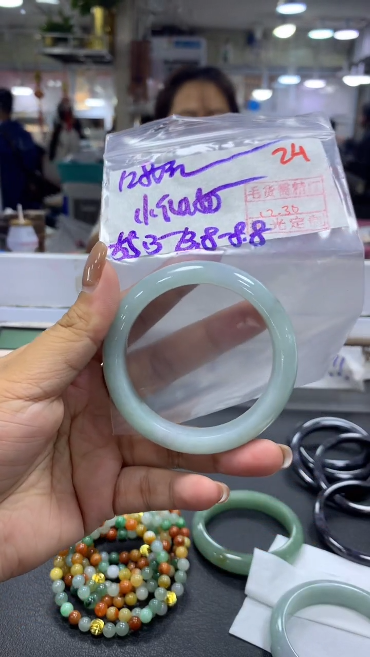 未镶嵌定制翡翠小****人毛货需精细抛光+拍一发一+24