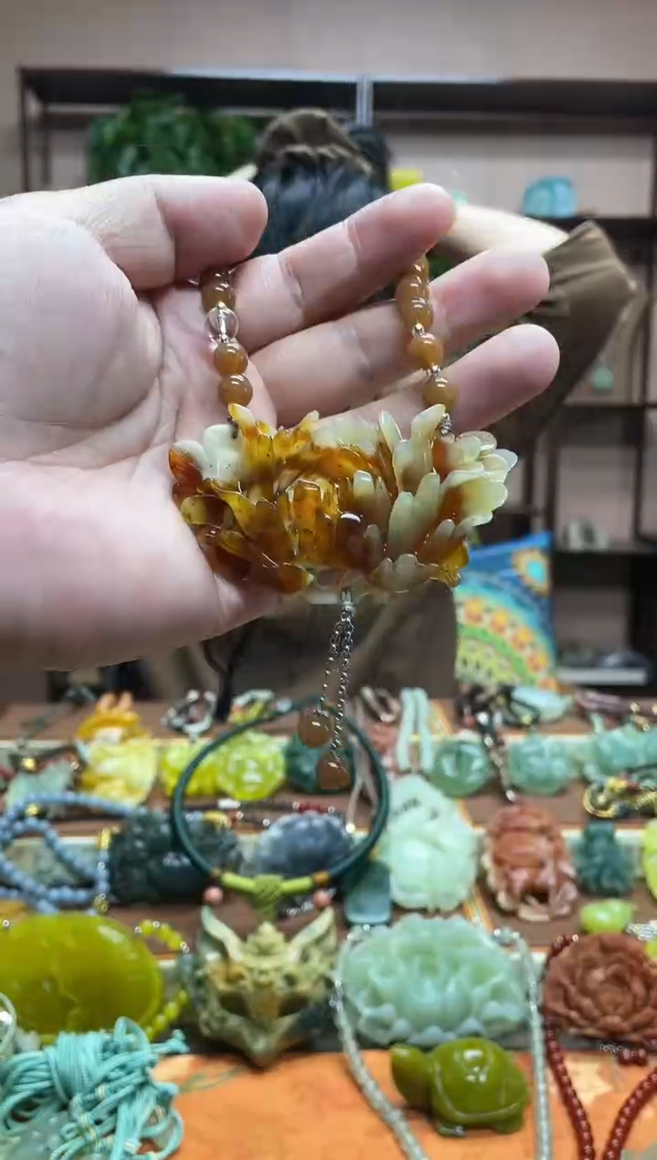未镶嵌岫玉吊坠·