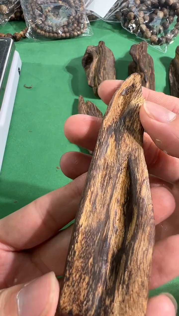 【闪购商品】沉香手把件92号土沉多样性发一