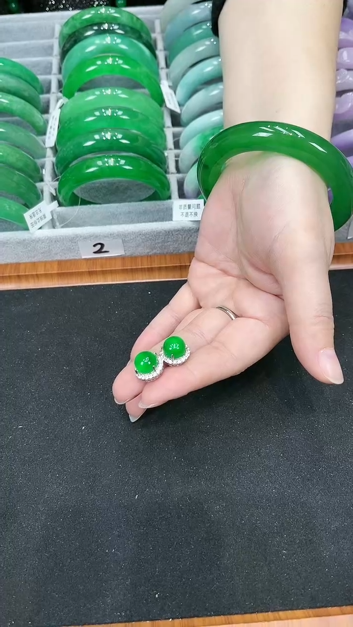 【闪购商品】翡翠耳饰未镶嵌s47蛋面满绿耳钉
