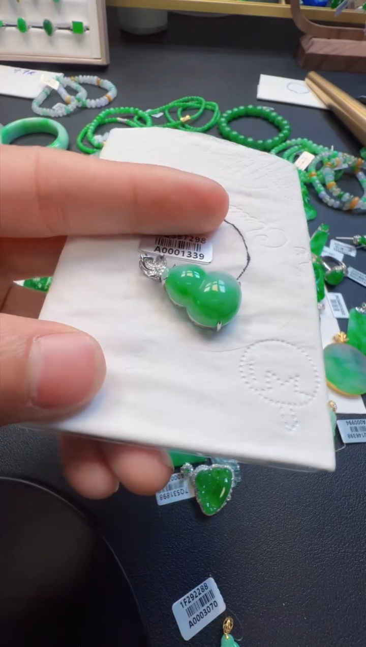 【闪购商品】定制翡翠18K金镶嵌3980元