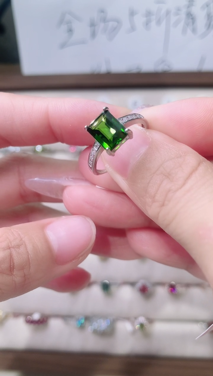 【闪购商品】透辉石戒指银S925镶嵌125-1