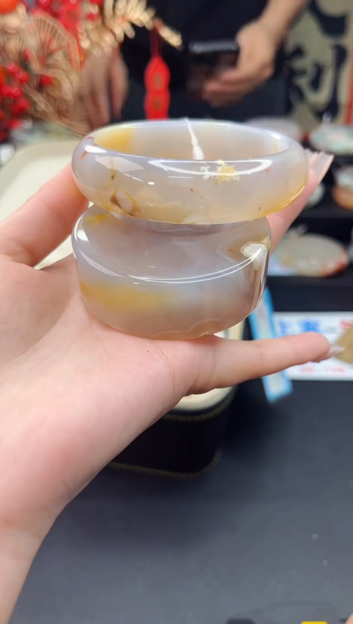 【闪购商品】石英质玉手镯未镶嵌赠送镯心（61圈口）