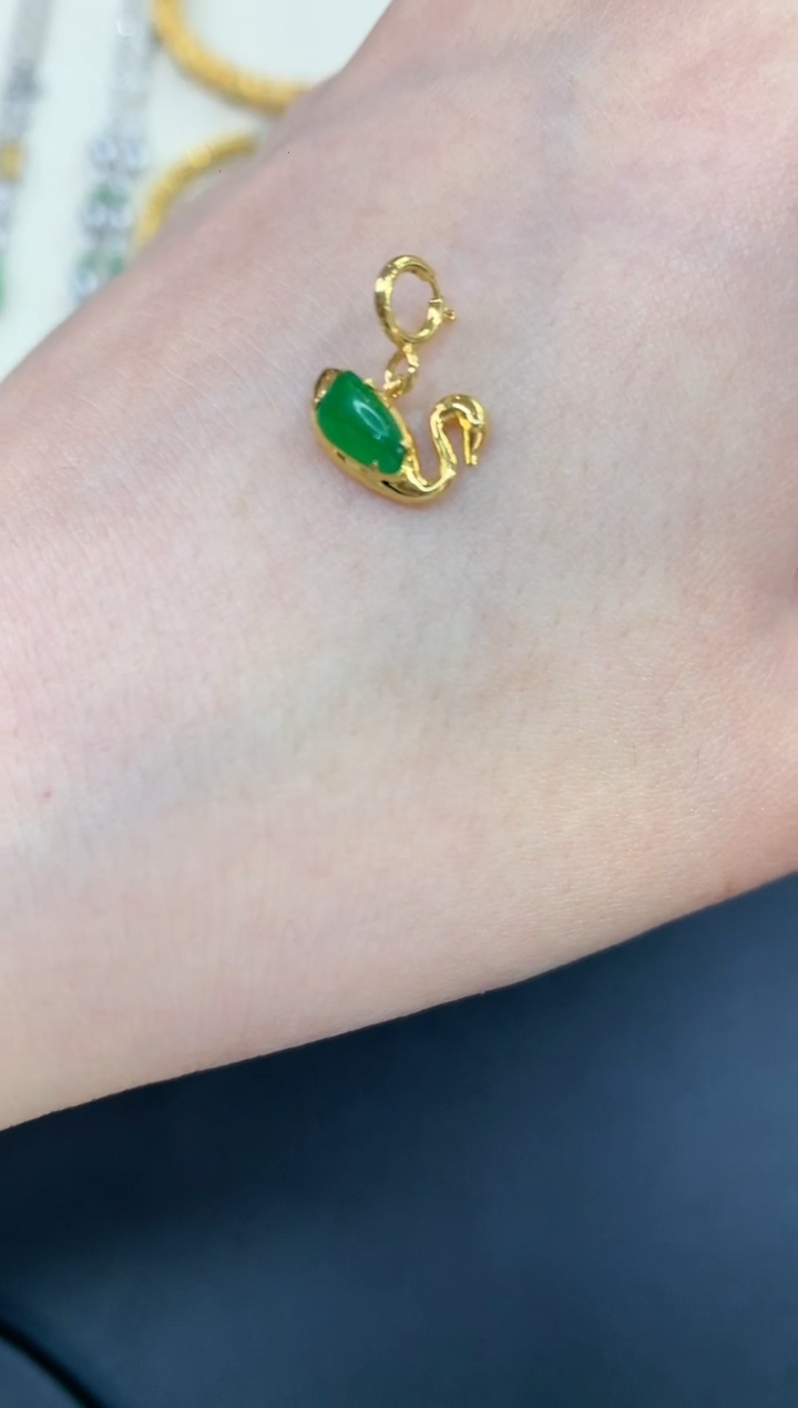 【闪购商品】翡翠吊坠(不含链)18K金镶嵌A884|980(多样性发)