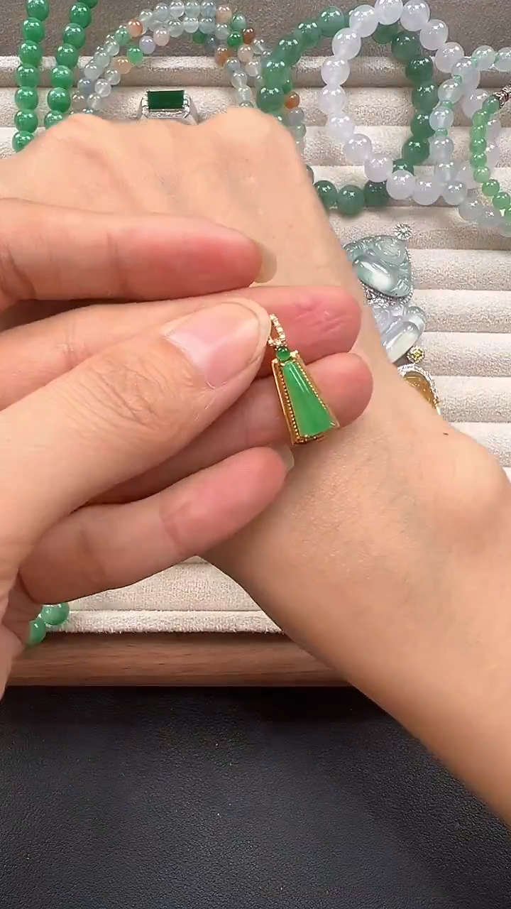 翡翠18K金镶嵌吊坠(不含链)缅甸珠宝严选馆CXL