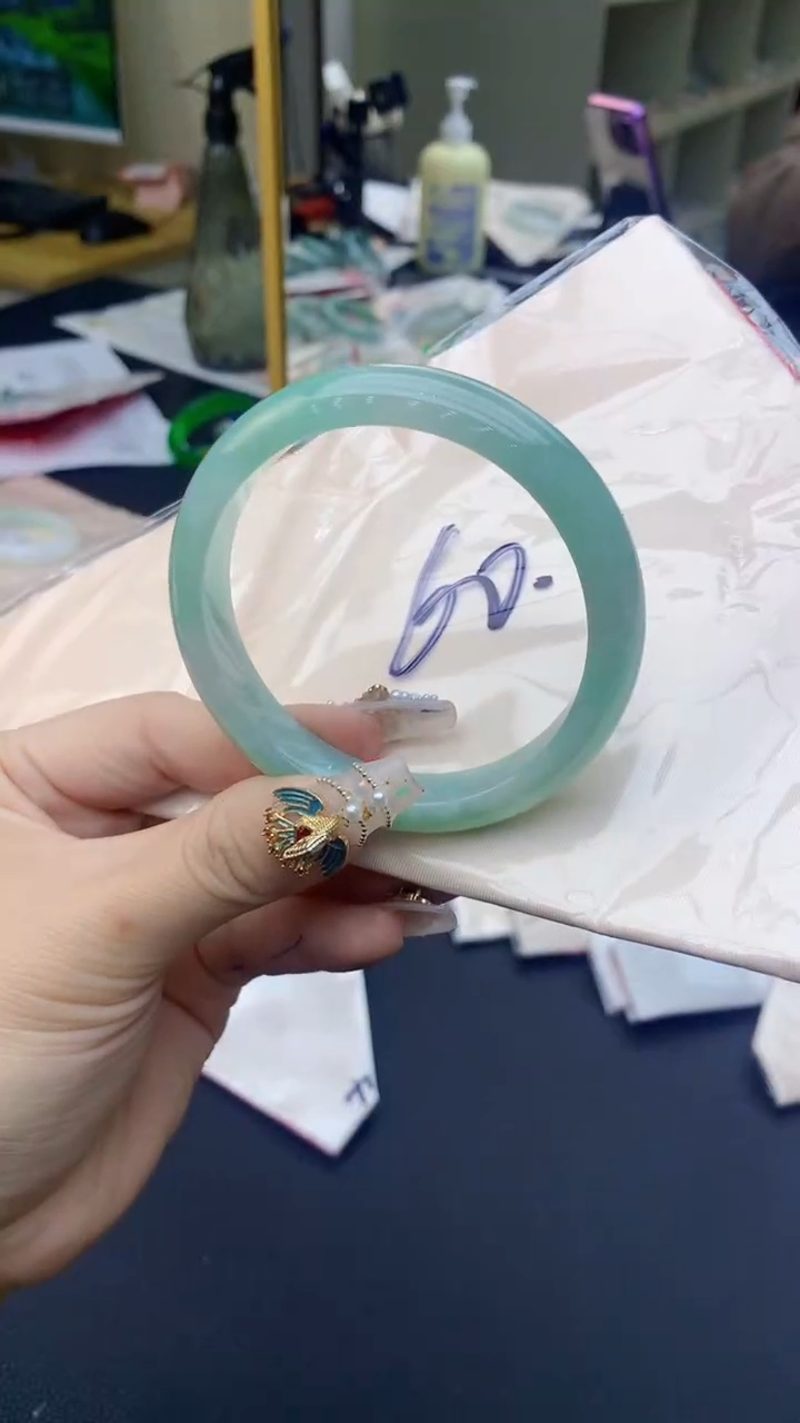 【闪购商品】翡翠手镯未镶嵌1018367651