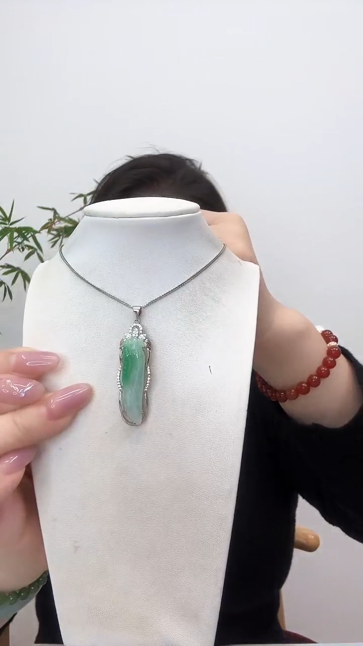 【闪购商品】翡翠吊坠(赠链)银S925镶嵌小福瓜