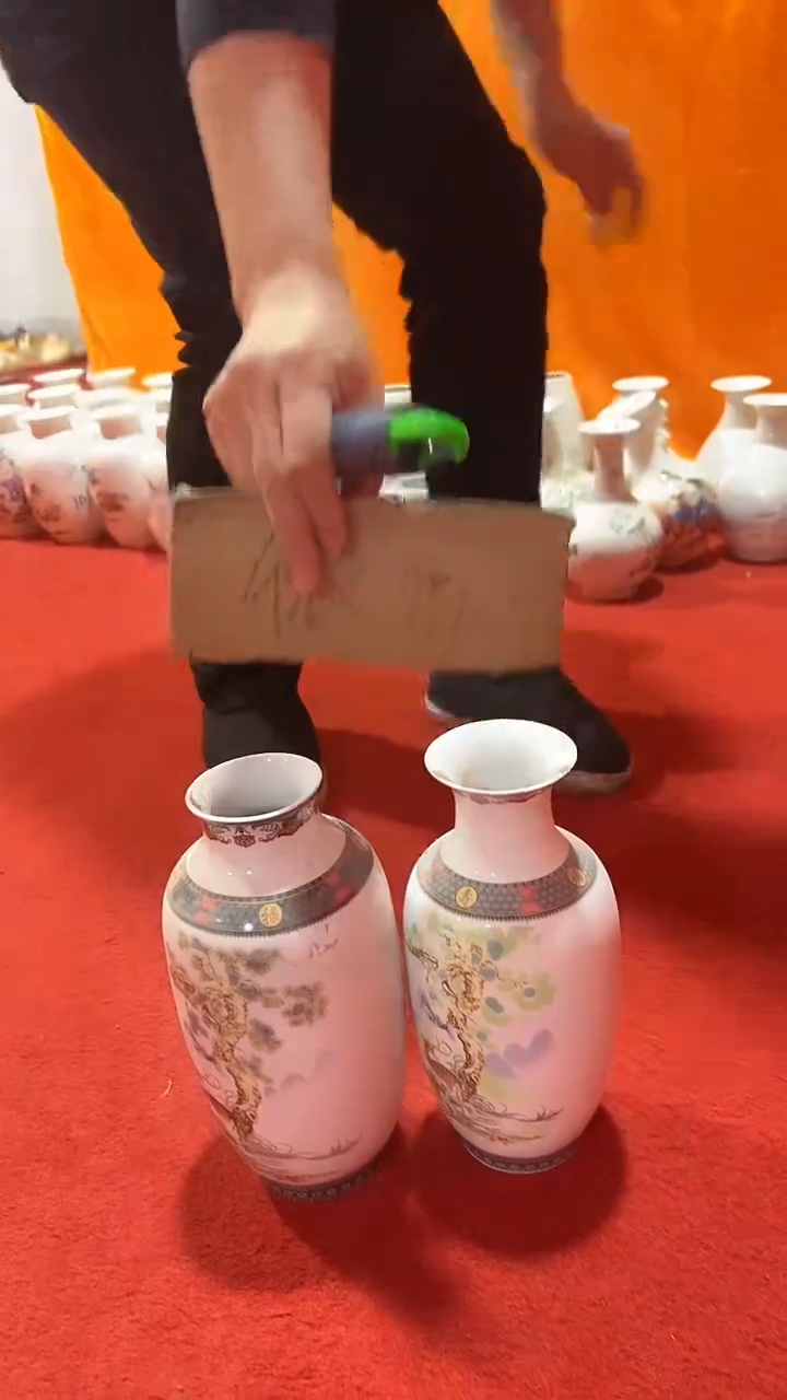 摆件陶景德镇冬瓜瓶（画片随机），微瑕