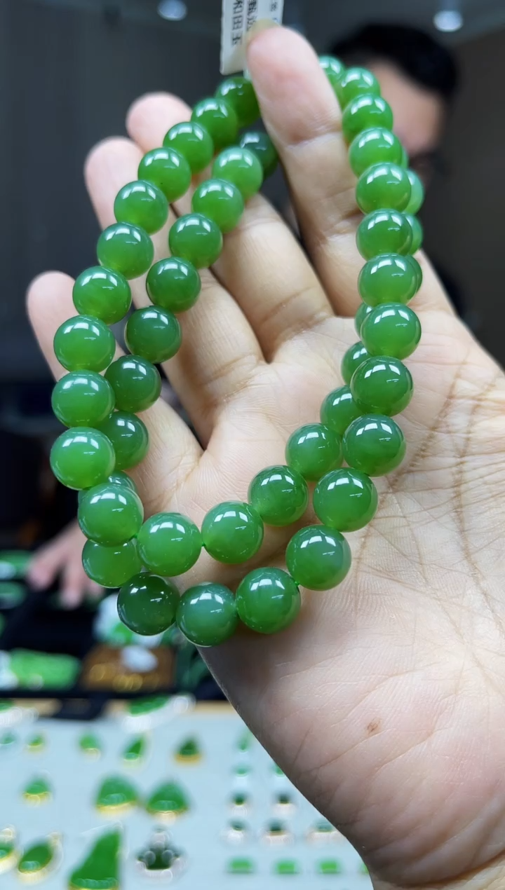 和田玉（碧玉）未镶嵌颈饰±10mm阳绿色项链多样性发一