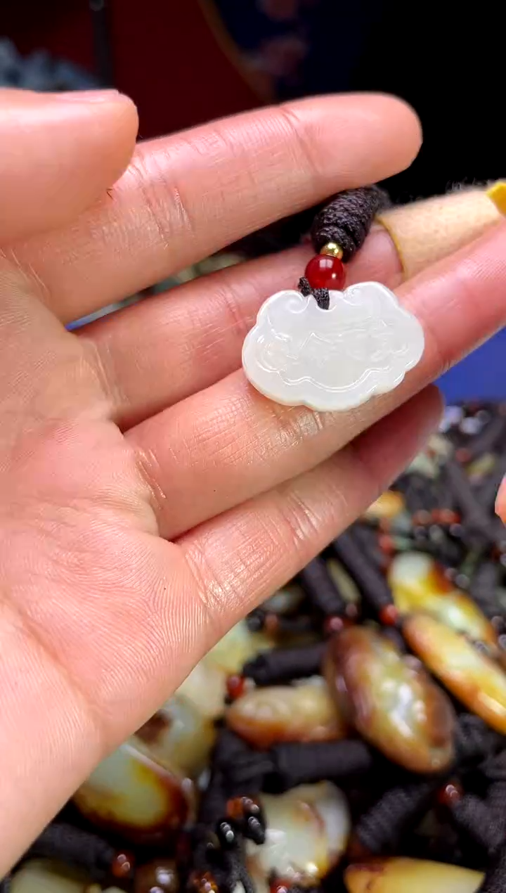 【闪购商品】和田玉颈饰未镶嵌2