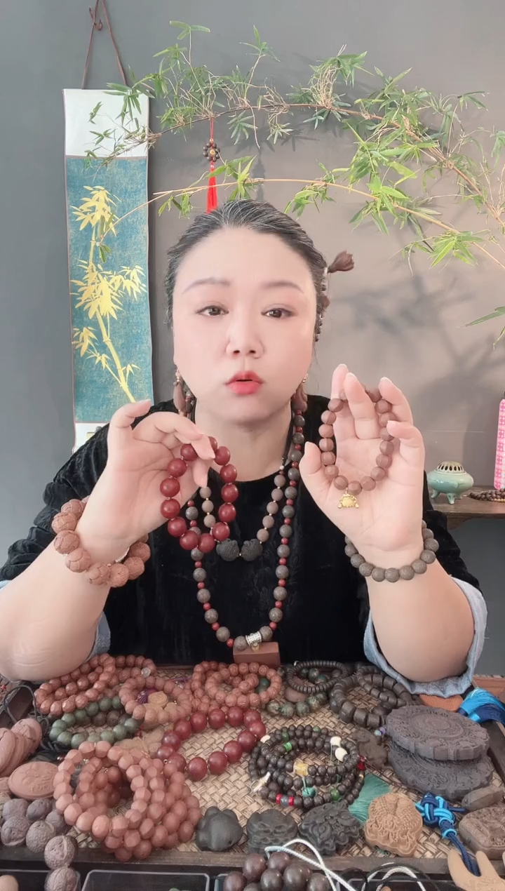 珠串息肌棱珠手串 