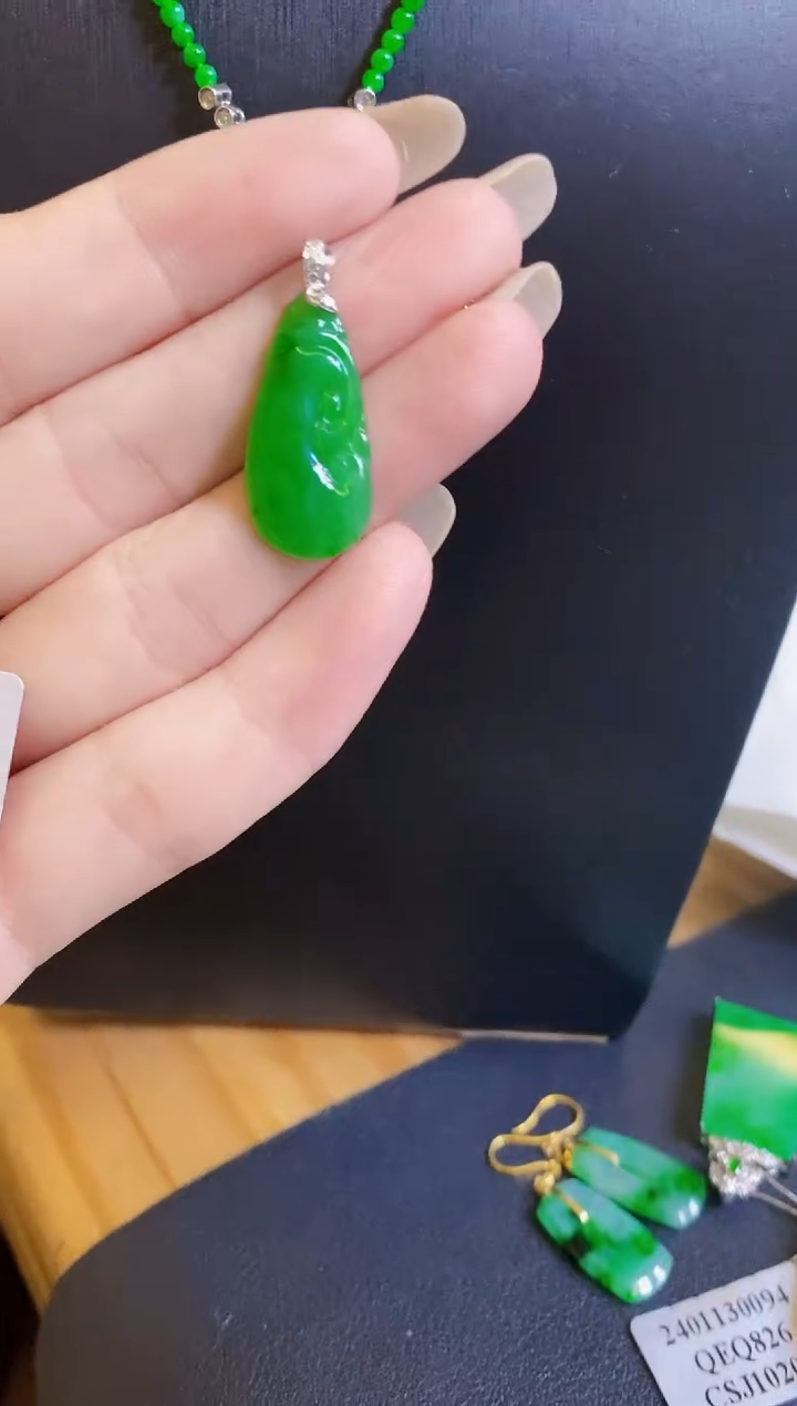 【闪购商品】定制翡翠18K金镶嵌如意