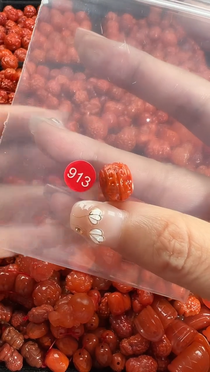 颈饰未镶嵌南红玛瑙1