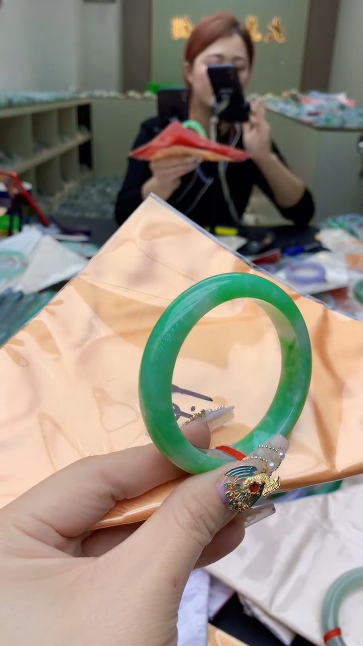 【闪购商品】翡翠手镯未镶嵌0280200769