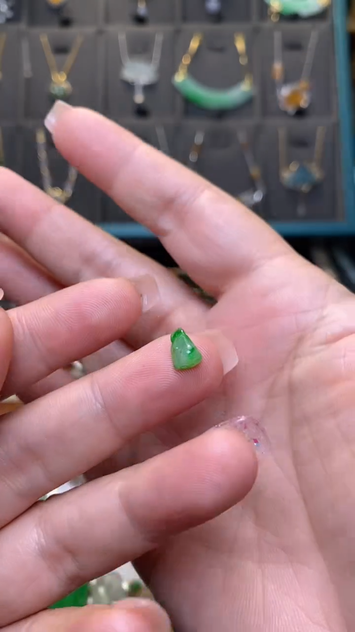 颈饰未镶嵌翡翠?****程净货40093
