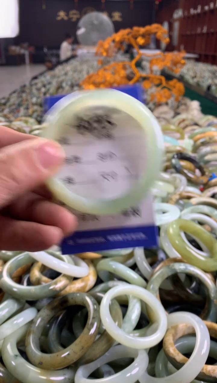 未镶嵌蛇纹石玉手镯4835