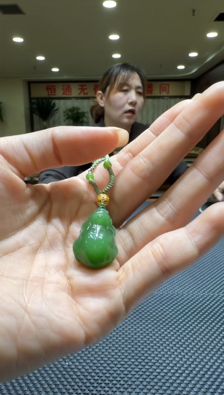 颈饰未镶嵌和田玉挂件