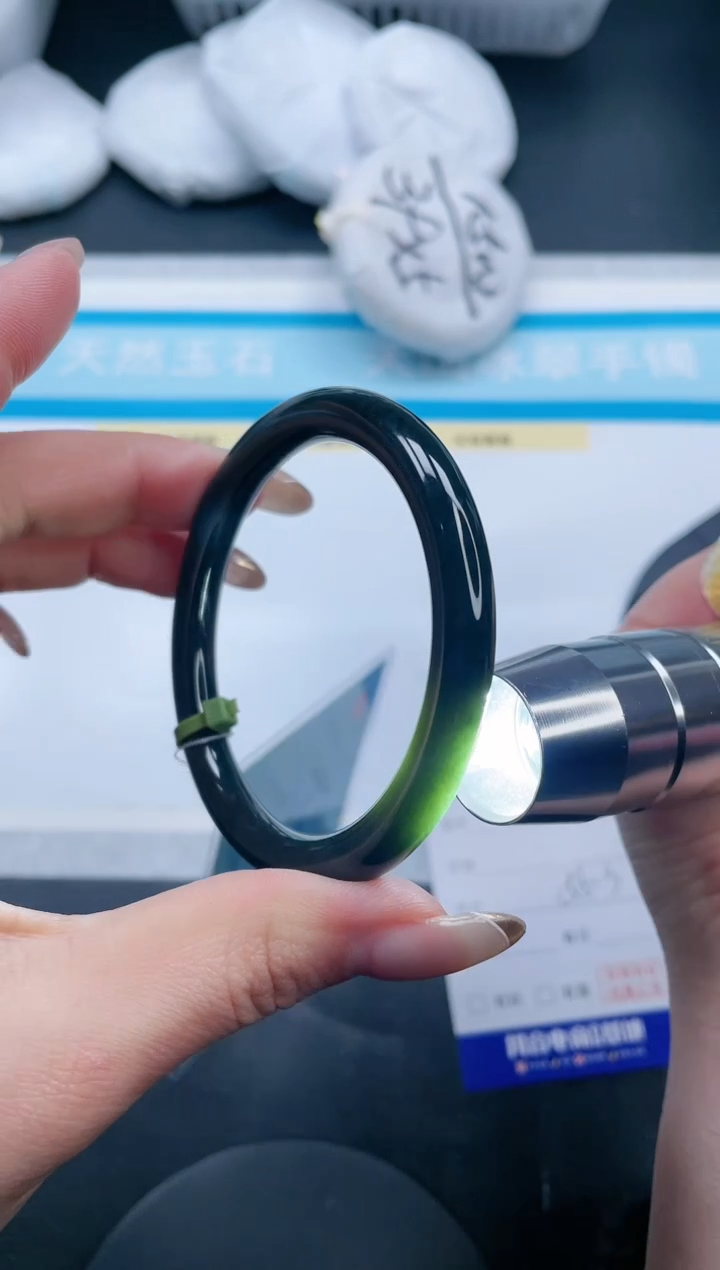 【闪购商品】和田玉手镯未镶嵌15V152-55