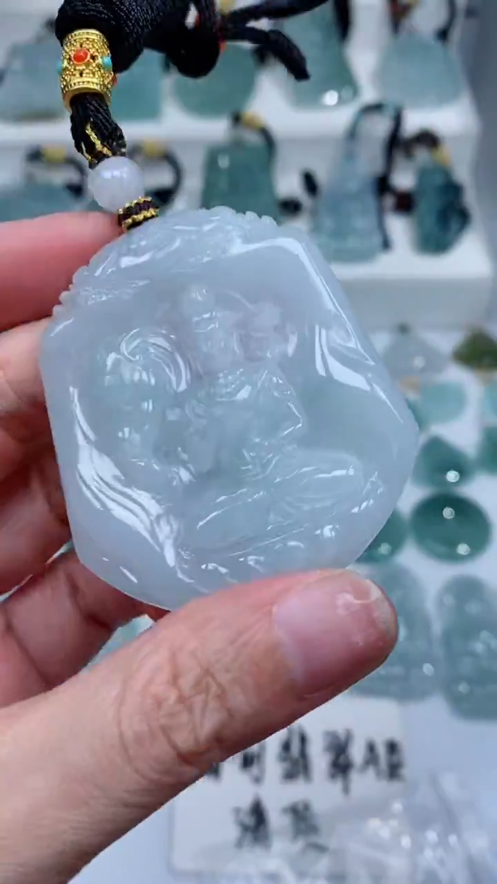 颈饰未镶嵌翡翠吊坠