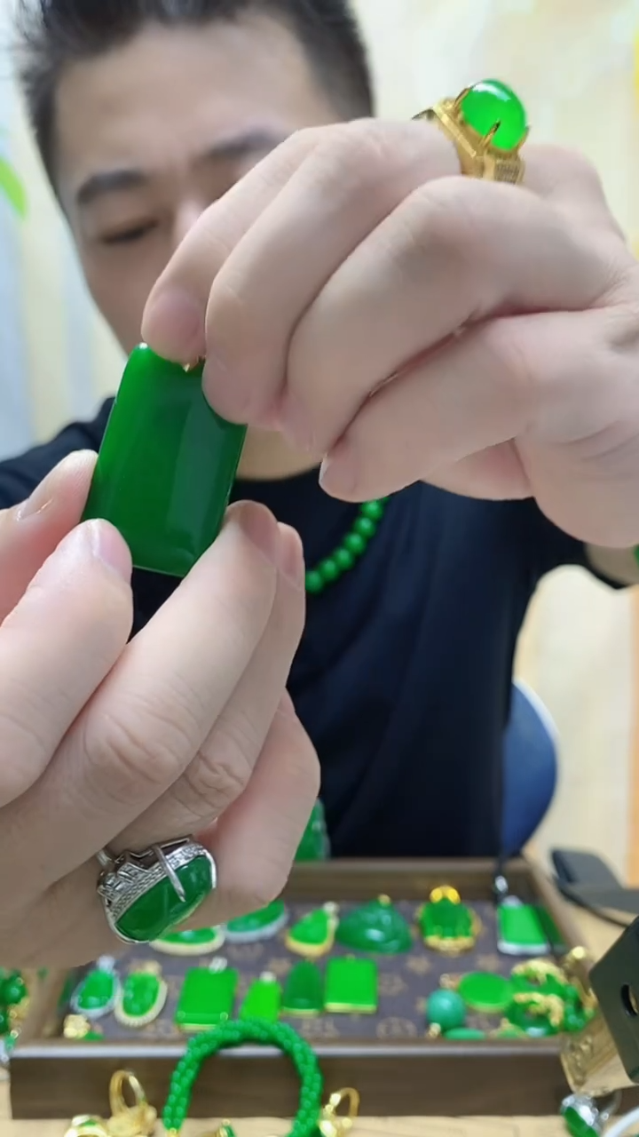 吊坠(赠链)14K金镶嵌翡翠翡翠吊坠