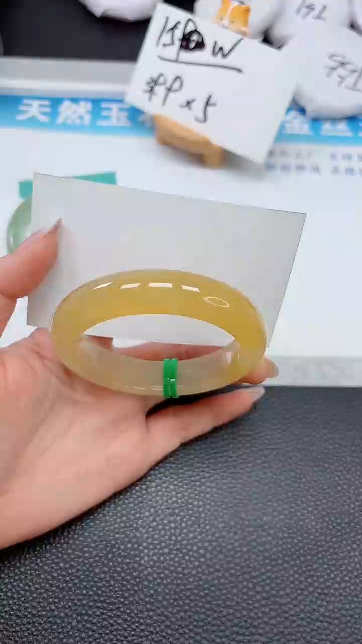 【闪购商品】石英质玉手镯未镶嵌325