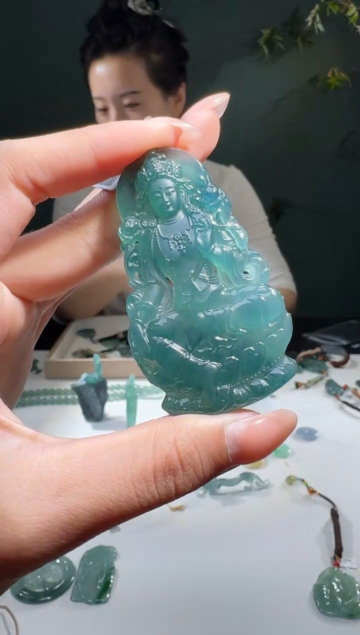 【闪购商品】翡翠颈饰未镶嵌天然A货翡翠