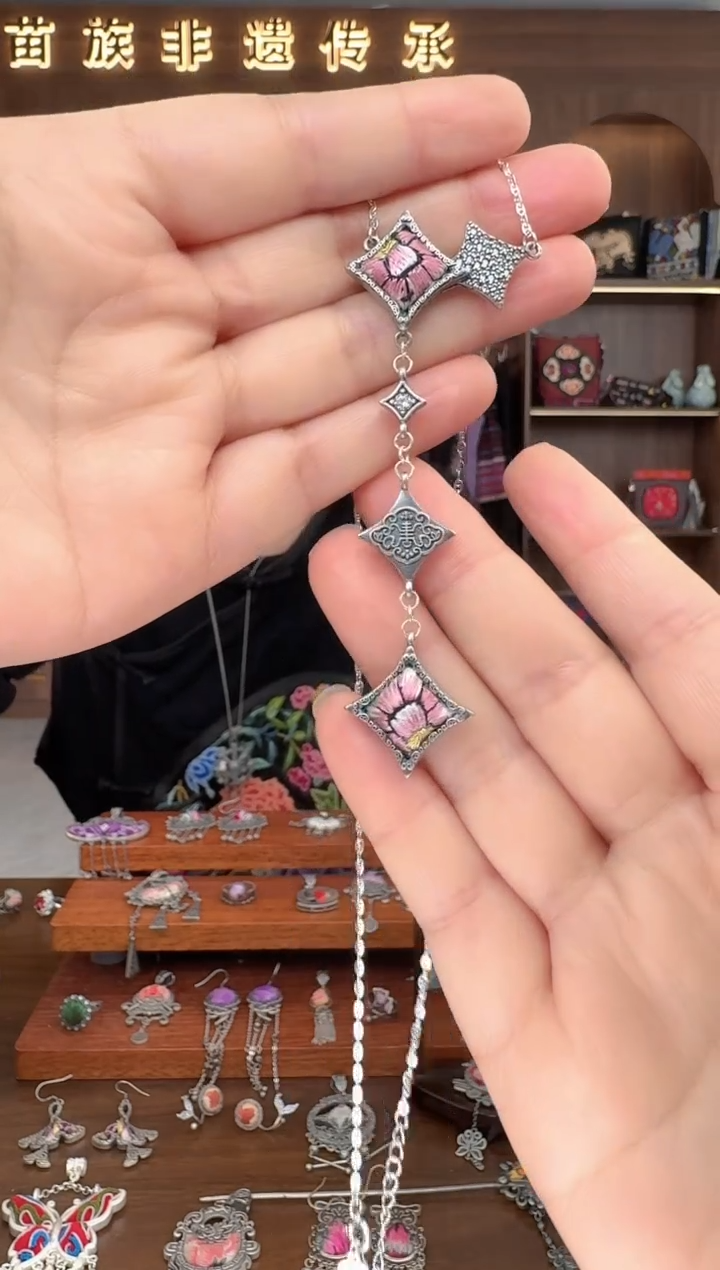 【闪购商品】织绣扶光苗绣传承44