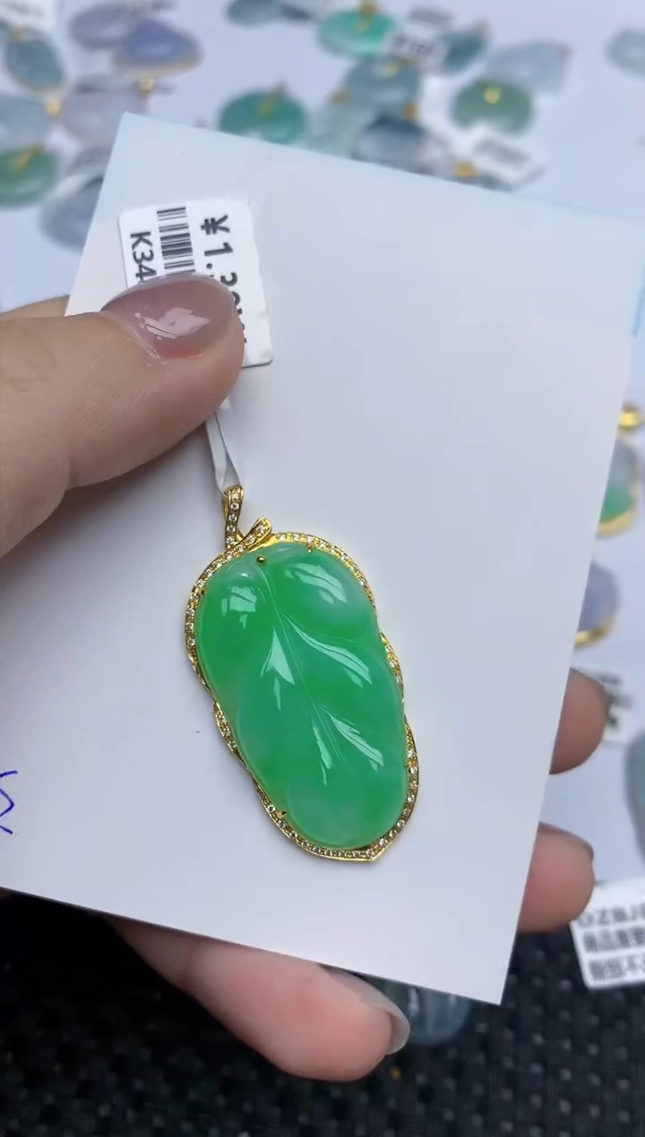 【闪购商品】翡翠颈饰18K金镶嵌天然翡翠A货