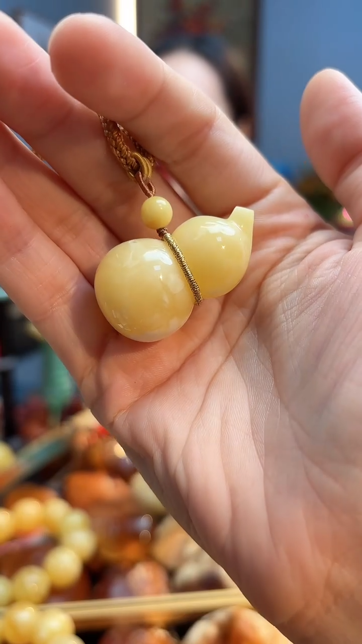 琥珀颈饰未镶嵌吊坠