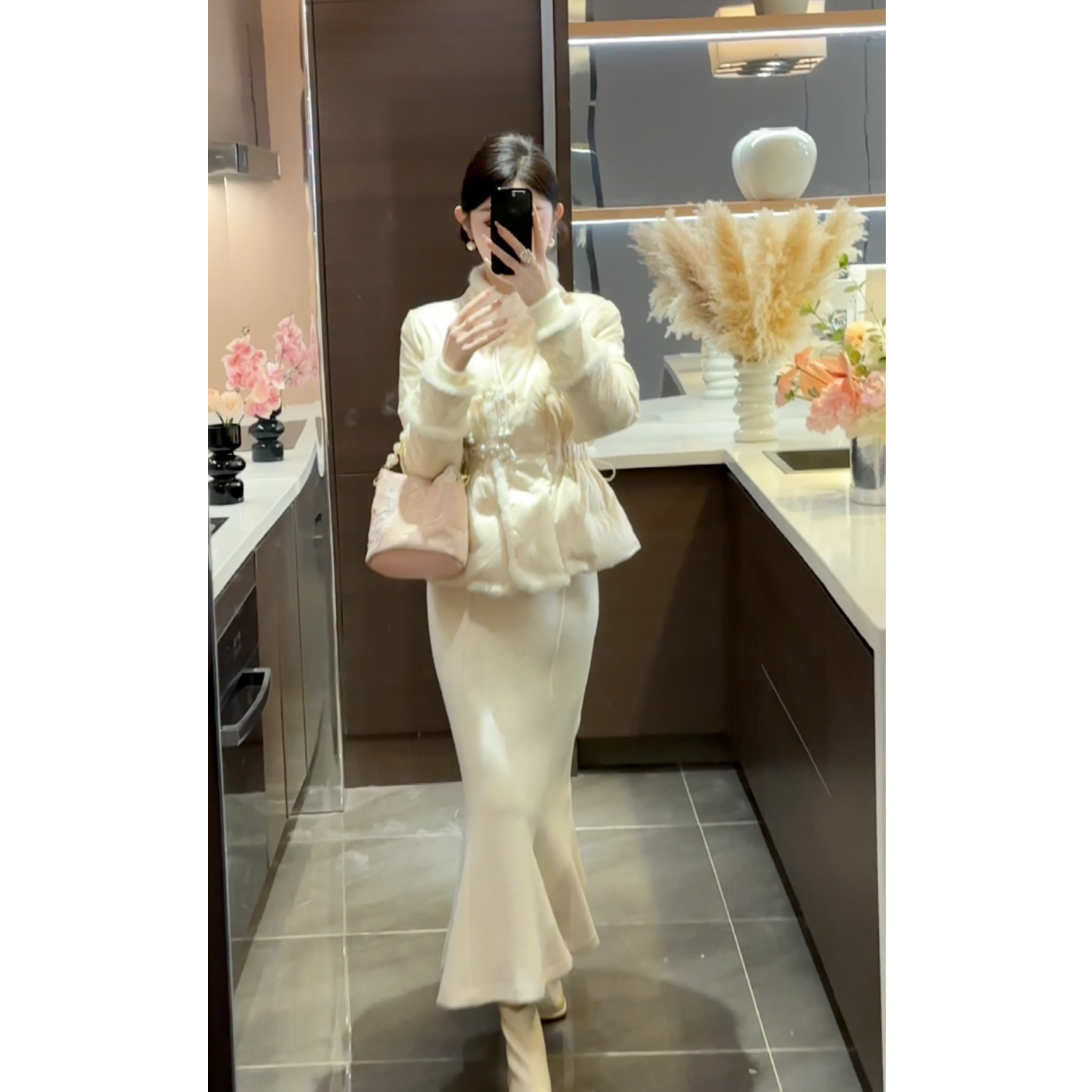 【周粥】【如解意】冬款水貂毛珍珠盘扣抽绳收腰羽绒服预JJQ4WT7172