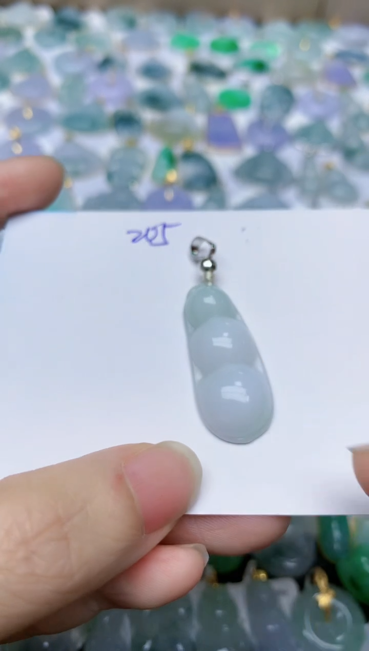 【闪购商品】翡翠颈饰合金天然翡翠A货    