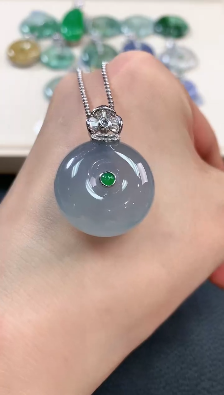 【闪购商品】翡翠吊坠(不含链)18K金镶嵌b97不退换