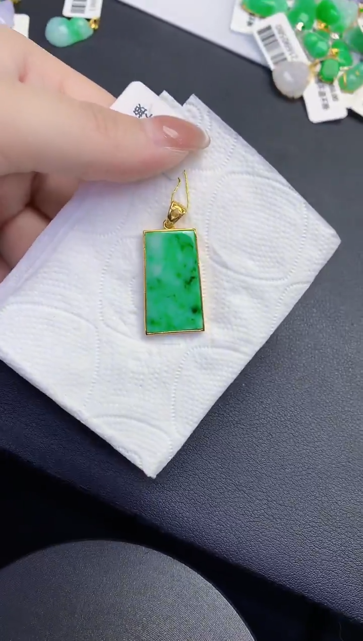 颈饰未镶嵌翡翠缅甸天然翡翠A货