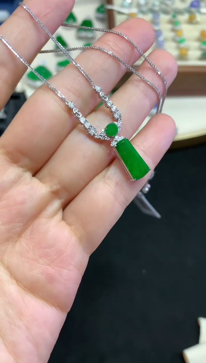 【闪购商品】翡翠套链18K金镶嵌W356|8800