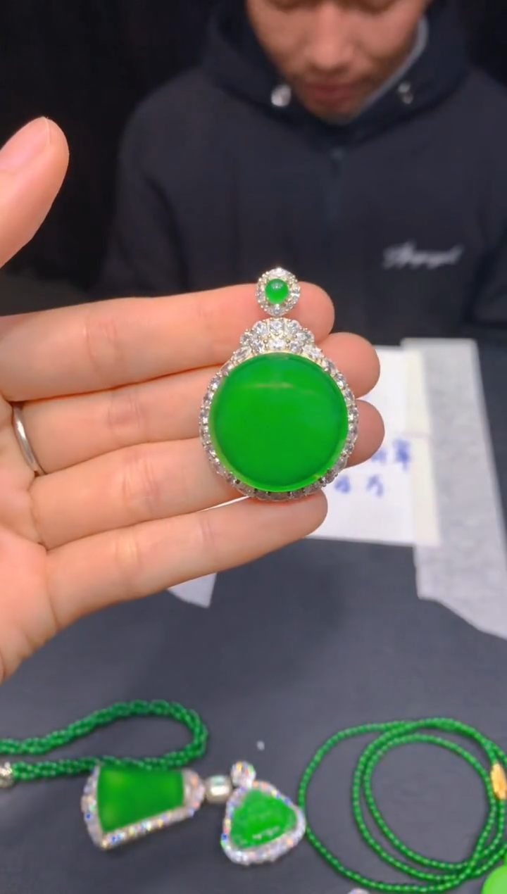 【闪购商品】定制翡翠未镶嵌164多样性发货（发其一）