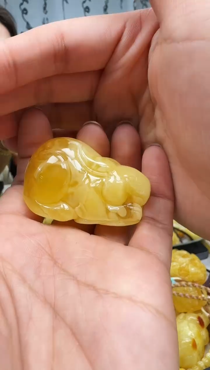 【闪购商品】琥珀裸石未镶嵌挂坠