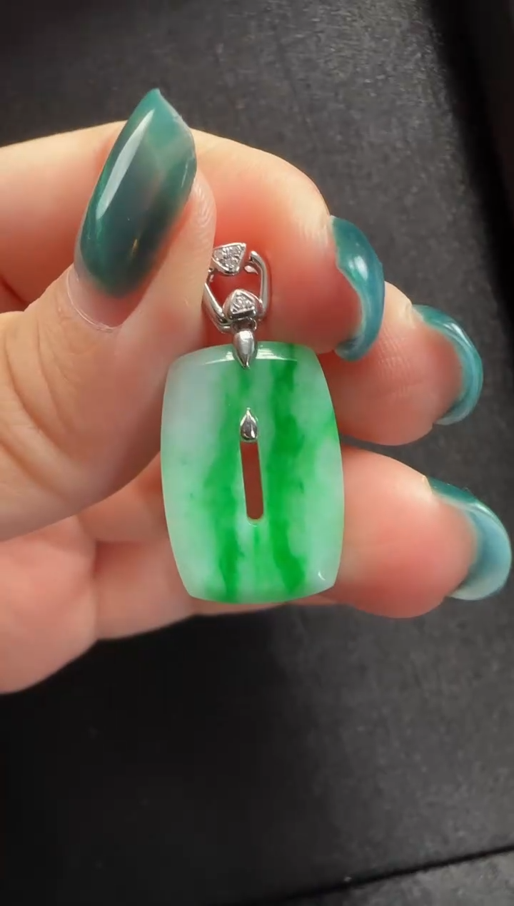 【闪购商品】翡翠颈饰18K金镶嵌959福贝一个