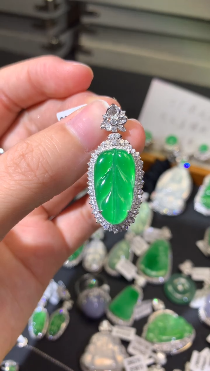 翡翠18K金镶嵌吊坠(不含链)吊坠