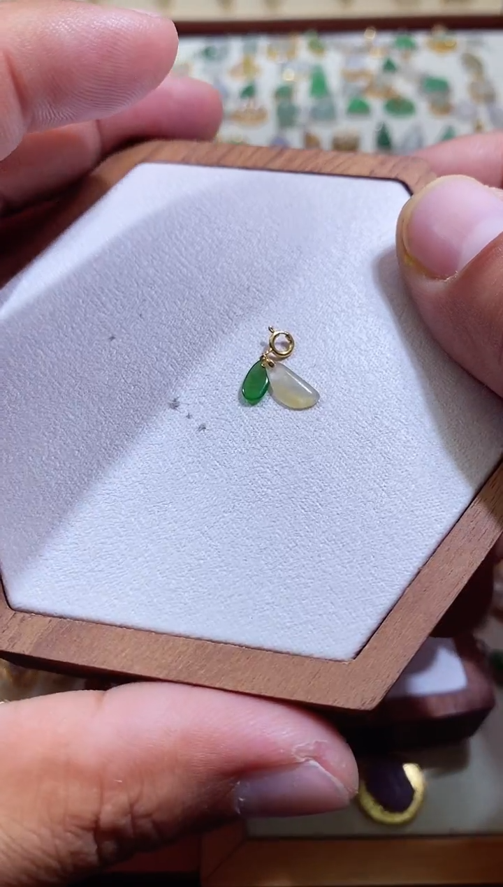 吊坠(不含链)18K金镶嵌翡翠111111