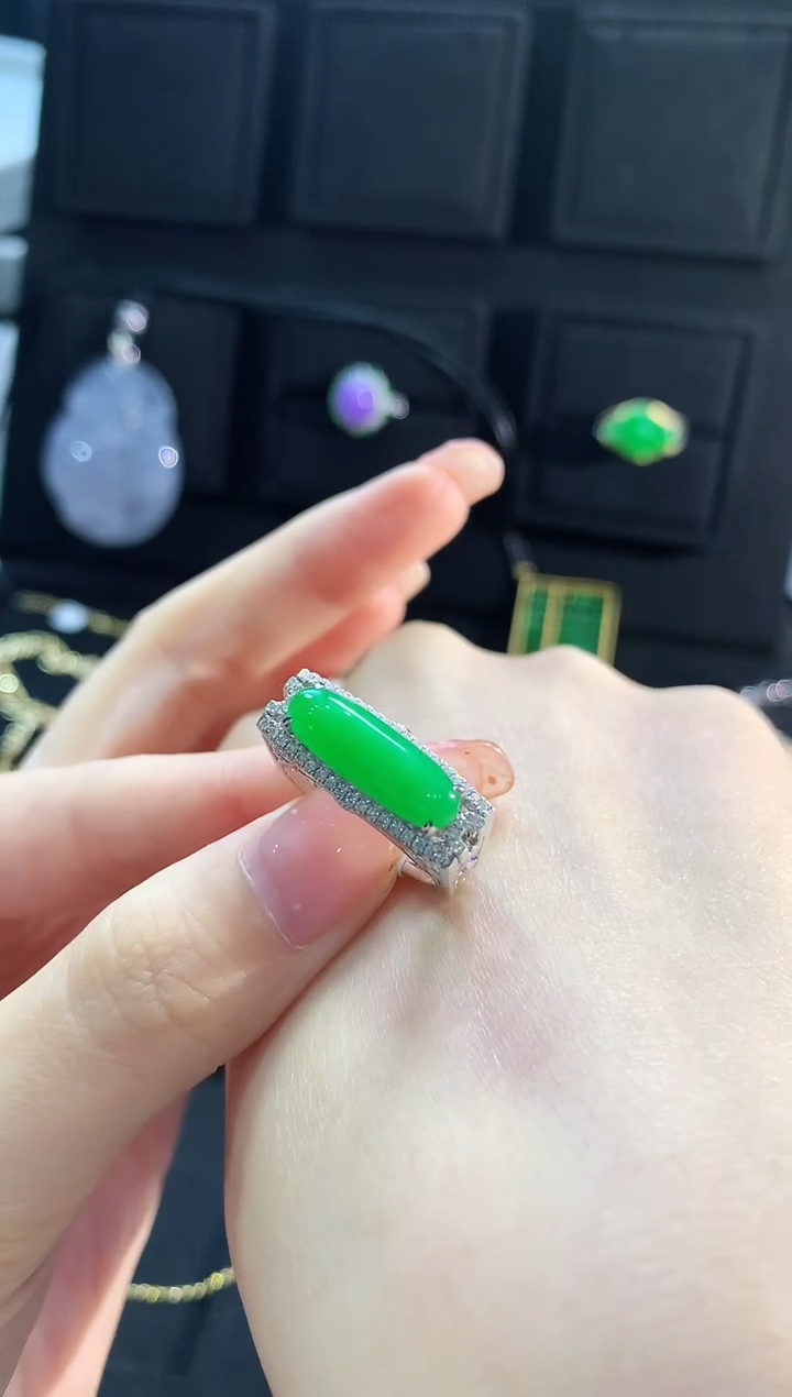 【闪购商品】翡翠戒指18K金镶嵌=手饰