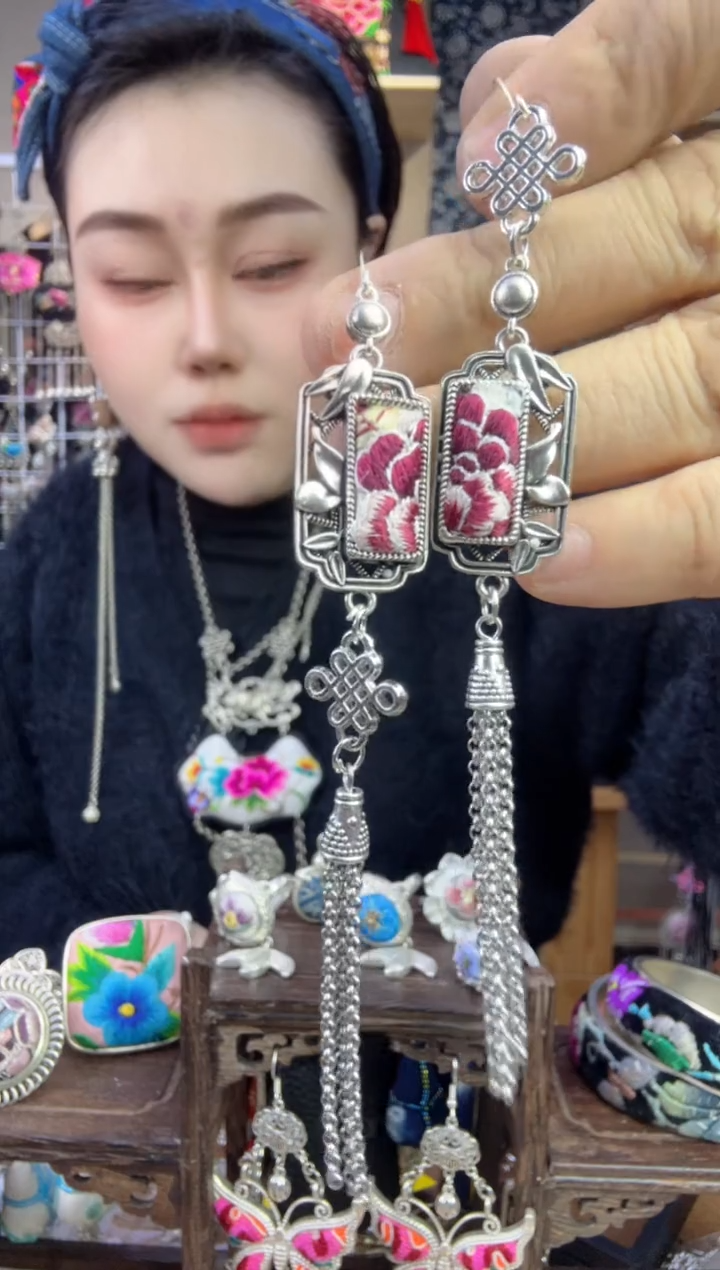 【闪购商品】刺绣纯手工苗绣非遗耳环