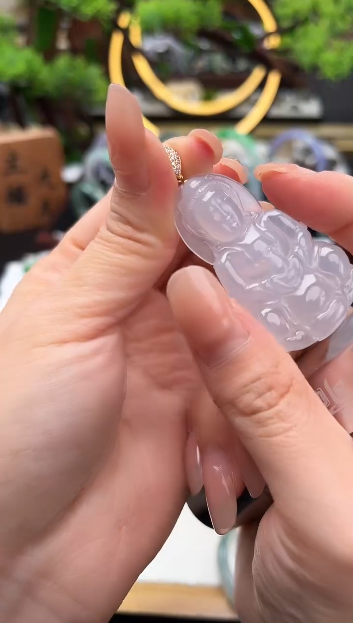 颈饰18K金镶嵌翡翠吊坠