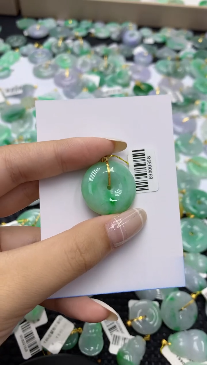 翡翠18K金镶嵌颈饰天然缅甸翡翠A货