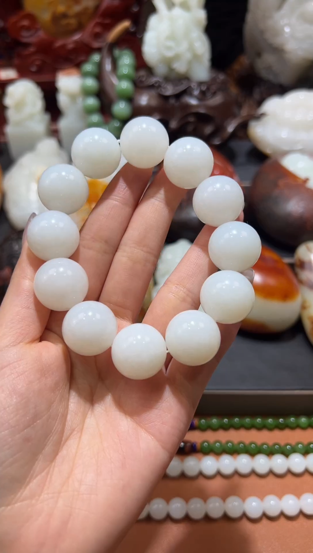 未镶嵌和田玉把件人**姐和田玉