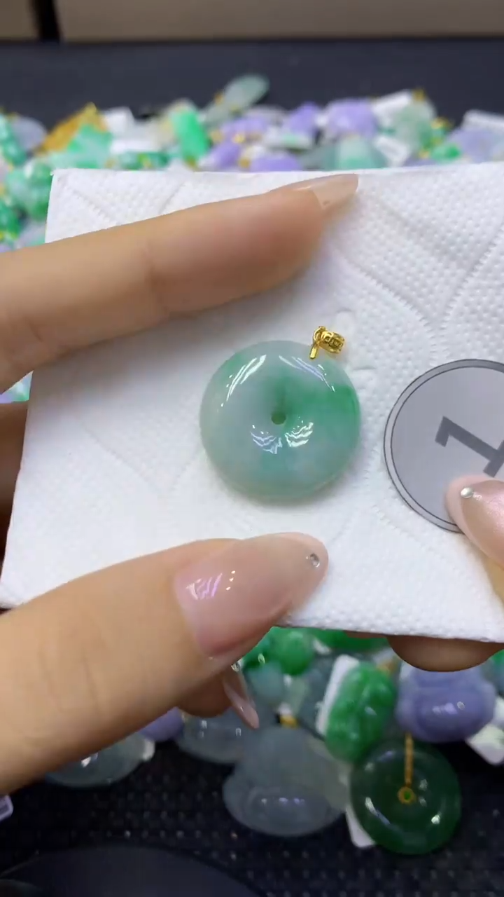 颈饰未镶嵌翡翠天然缅甸翡翠A货