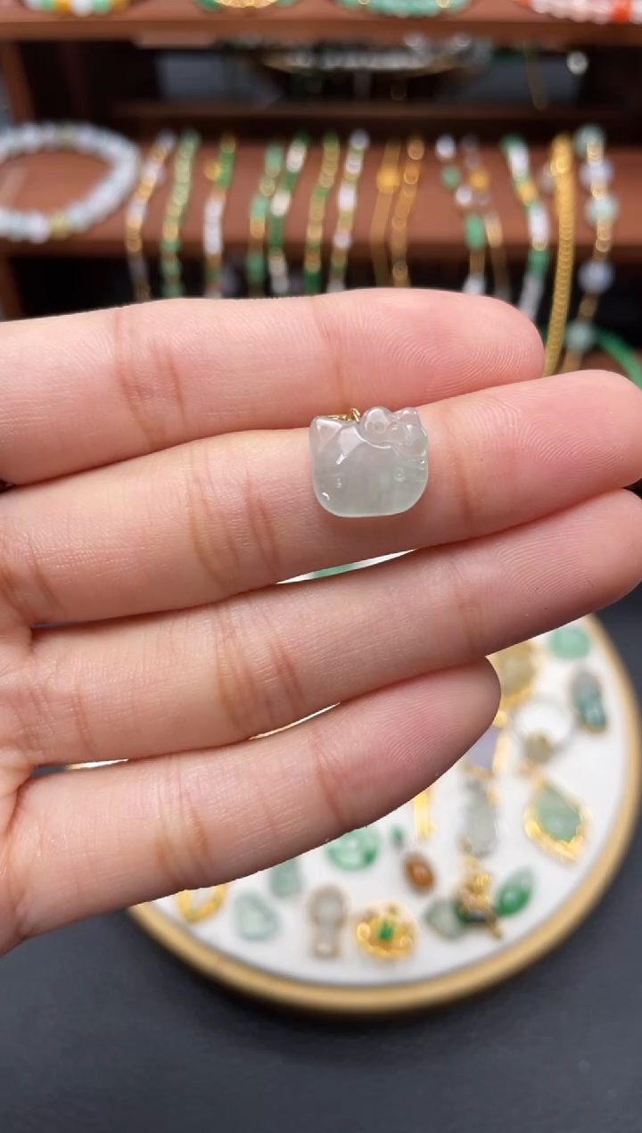 【闪购商品】翡翠吊坠(不含链)18K金镶嵌一个   725