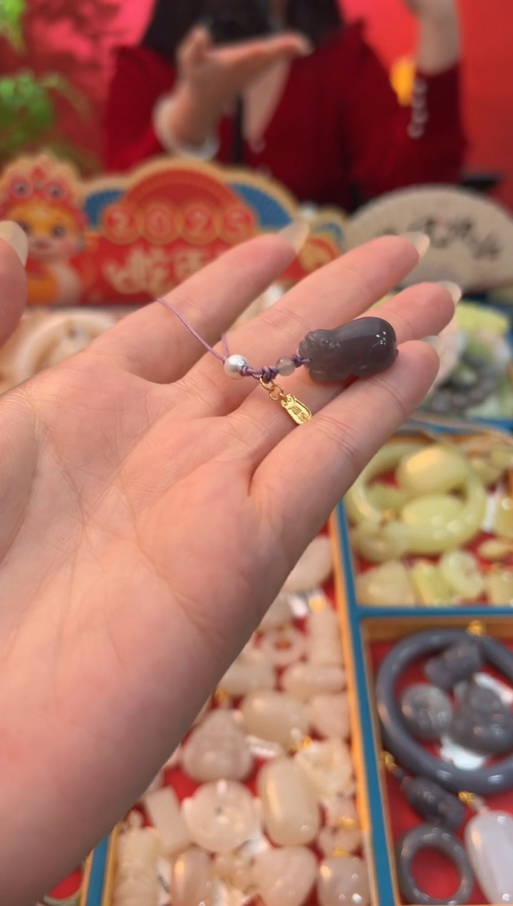 【闪购商品】和田玉挂件未镶嵌烟紫貔貅手机挂