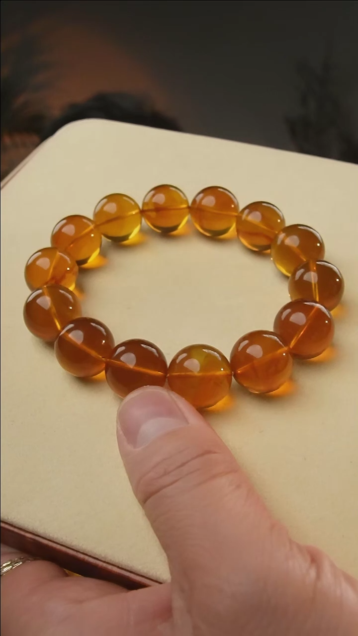 【闪购商品】琥珀颈饰未镶嵌17+灵草珀手串