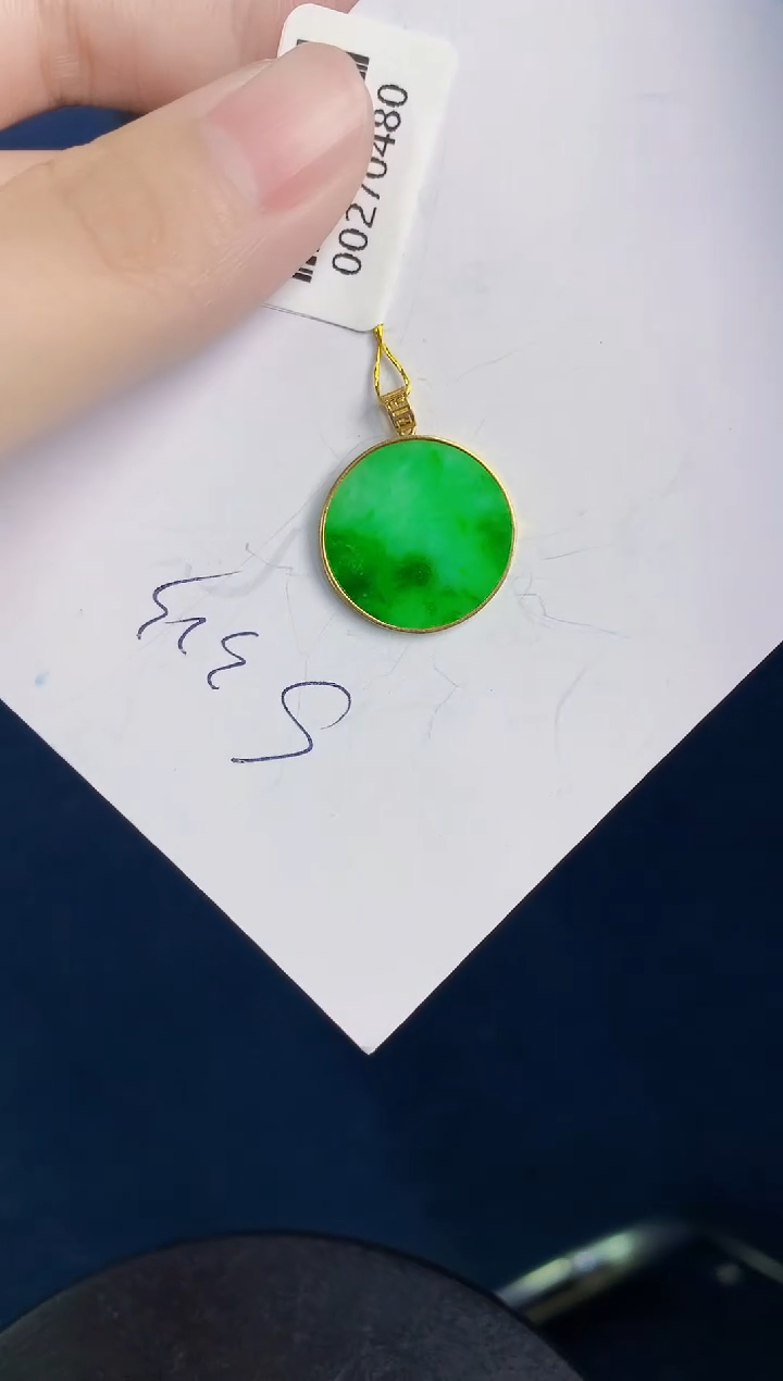翡翠18K金镶嵌颈饰天然翡翠缅甸A货