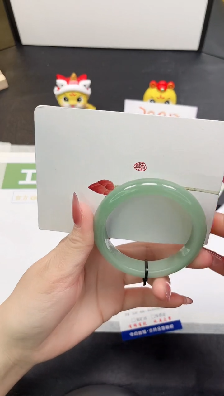 【闪购商品】石英质玉手镯未镶嵌253-56